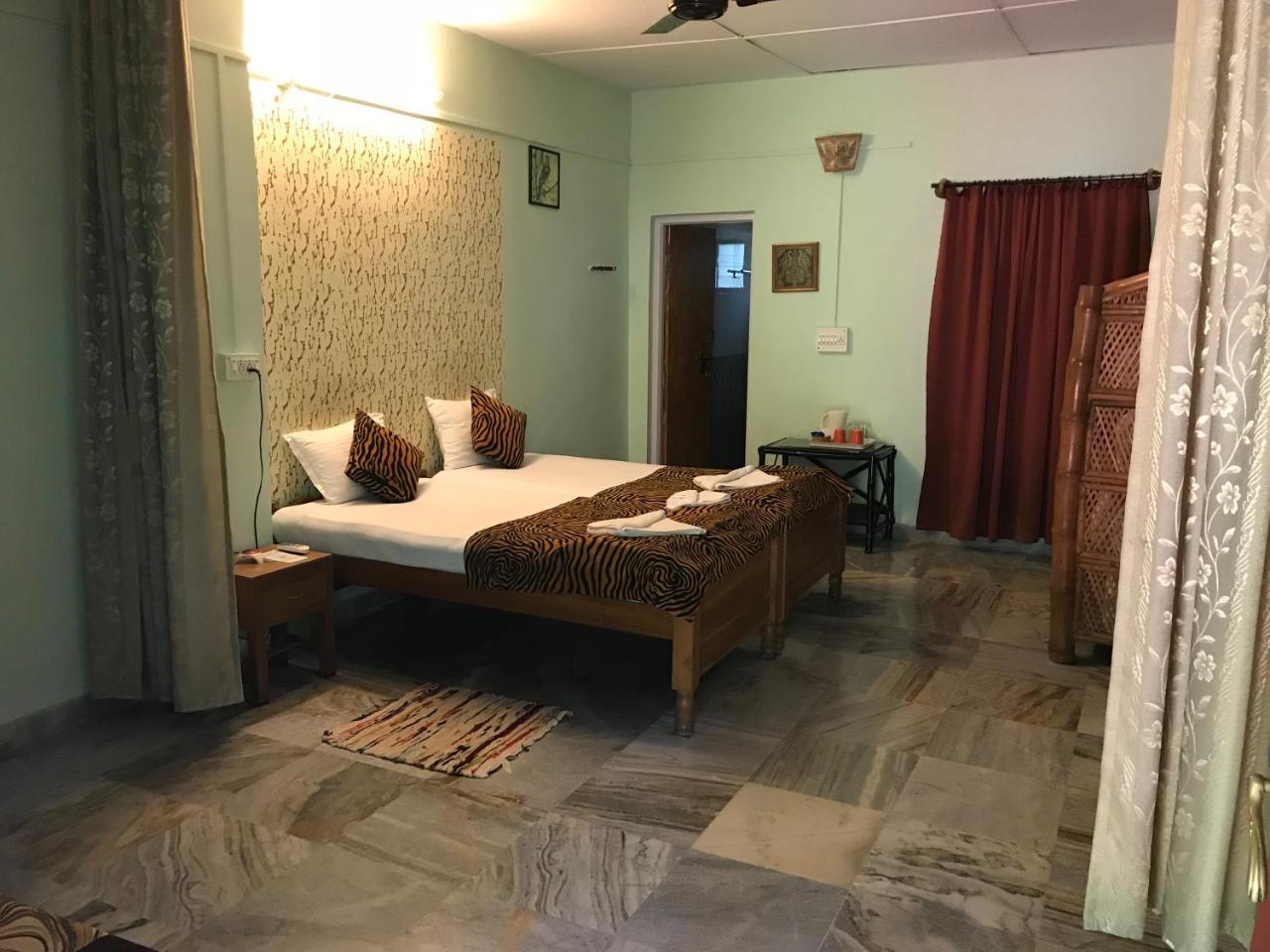 Baaz Jungle Resort Khawasa Bagian luar foto